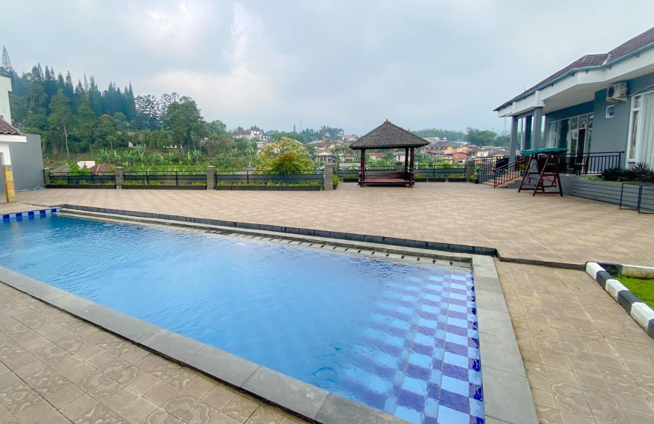 Villa Andalus 3 Puncak Exterior photo
